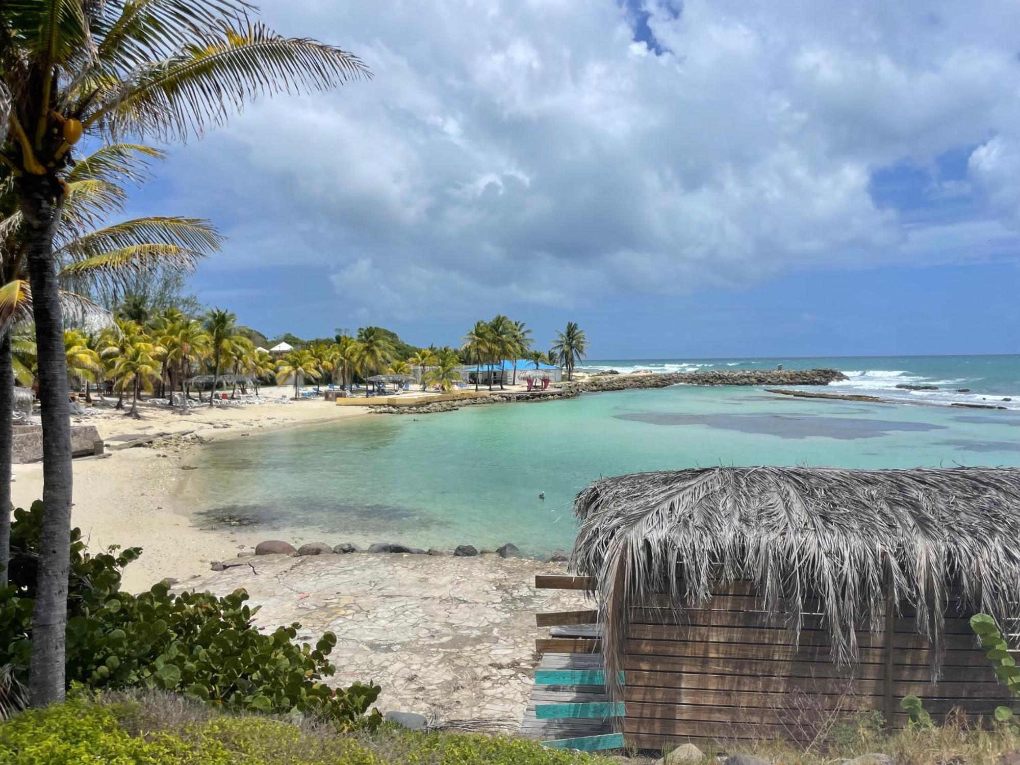 Ticarbets T2 - Résidence Manganao - En bord de Plage Saint-Francois  Esterno foto